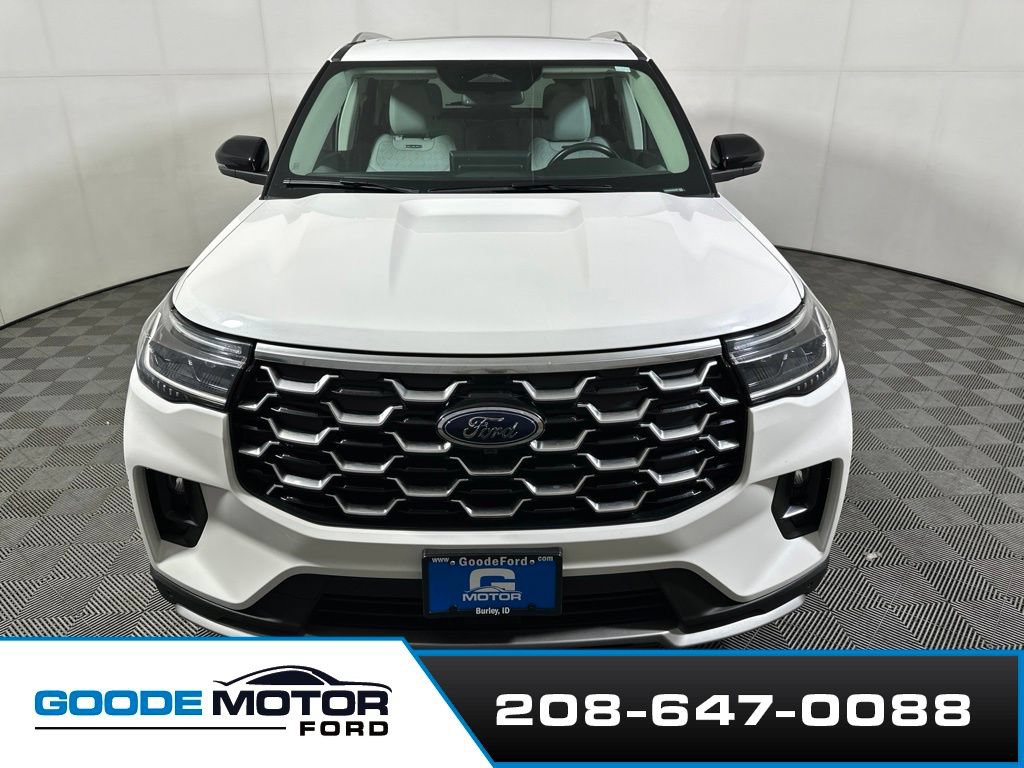 Used 2025 Ford Explorer Platinum w/ Ultimate Package AWD/4WD image 3
