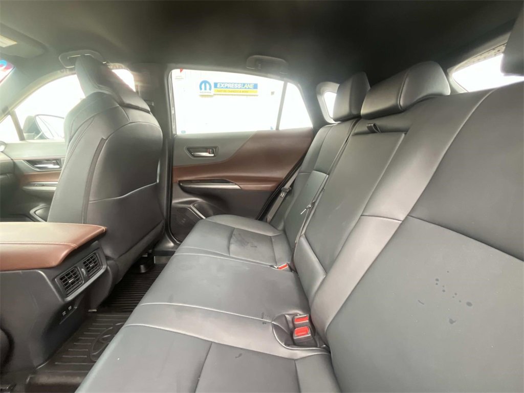 Used 2022 Toyota Venza XLE image 13