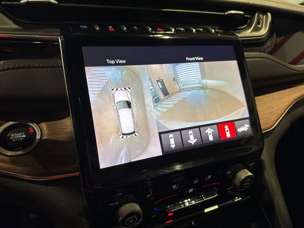 Used 2022 Jeep Grand Cherokee Summit w/ Luxury Tech Group V image 27