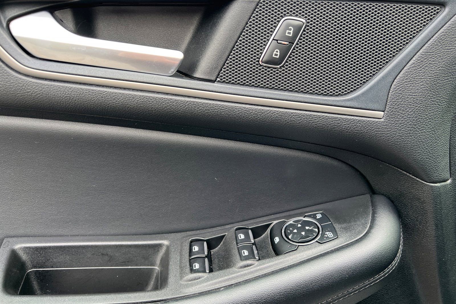 Used 2023 Ford Edge SEL image 11