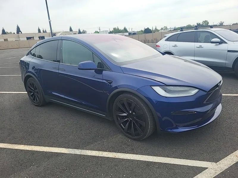 Used 2022 Tesla Model X Plaid image 3