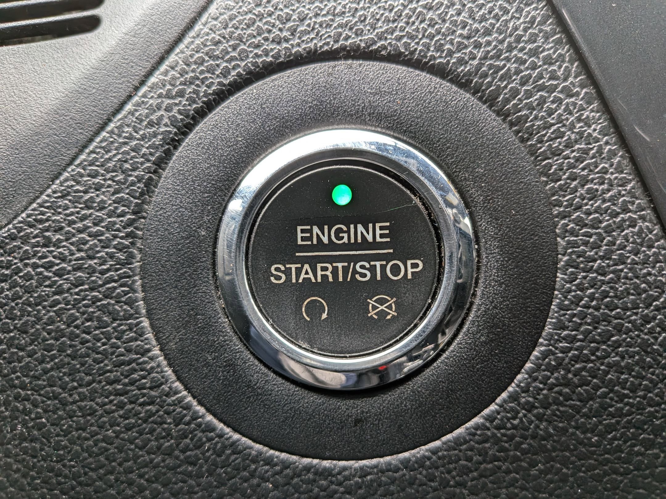 Used 2018 Ford Explorer Limited image 16