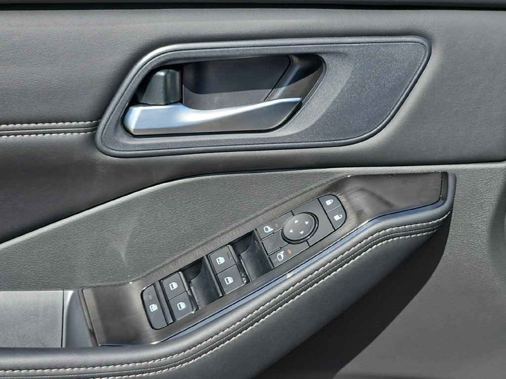 New 2026 Nissan Rogue Dark Armor FWD image 15