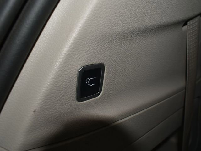 Used 2023 Chrysler Pacifica Limited image 35