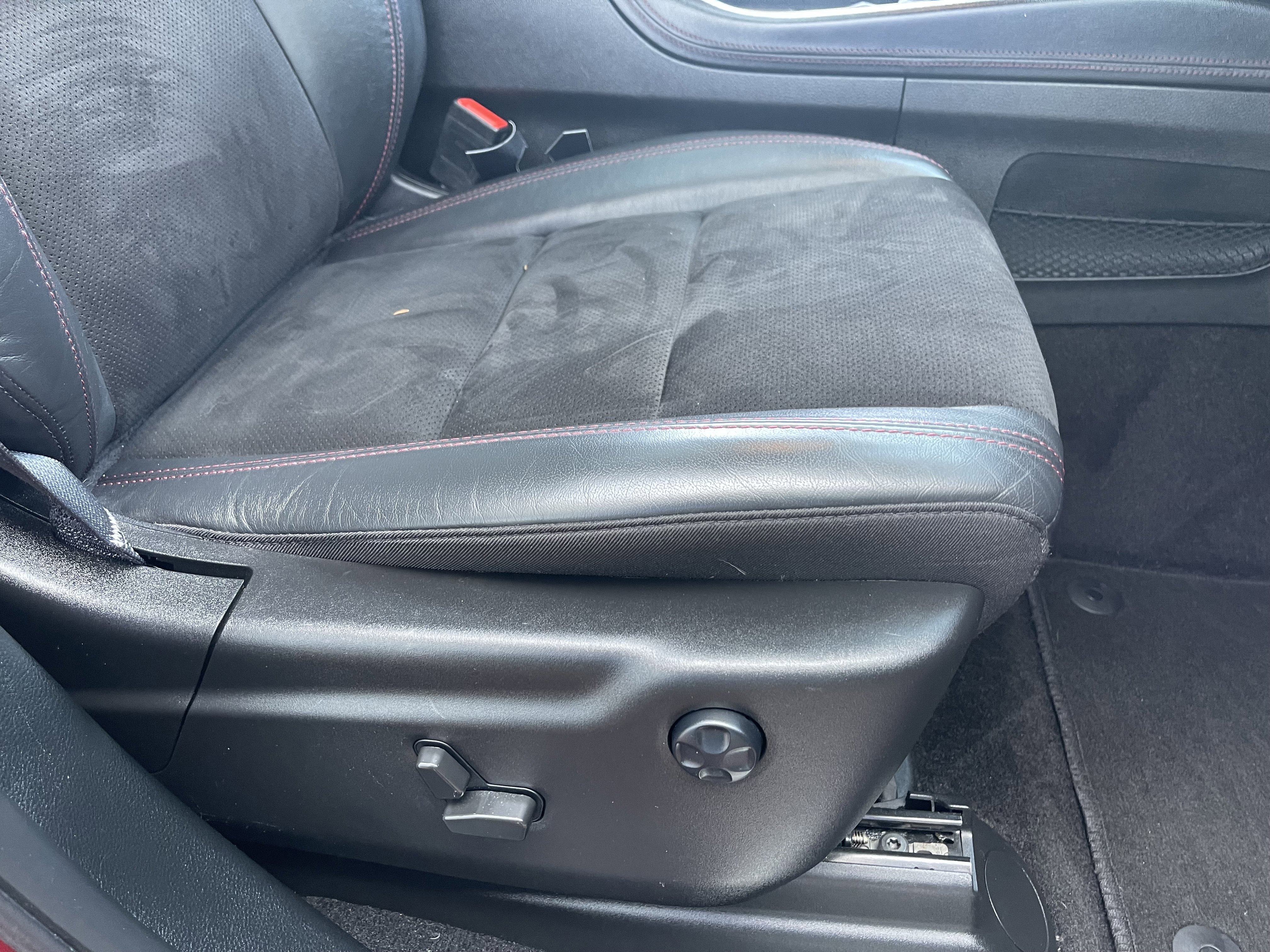 Used 2022 Dodge Durango R/T w/ Blacktop Package image 29