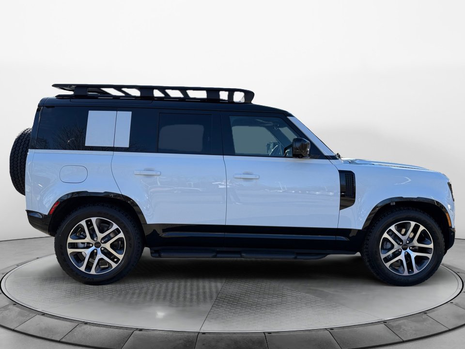 New 2026 Land Rover Defender 110 X-Dynamic SE AWD/4WD image 8