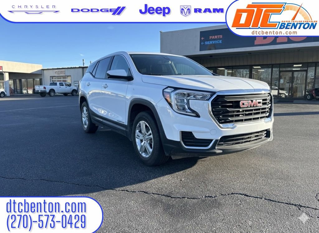 Used 2024 GMC Terrain SLE image 1