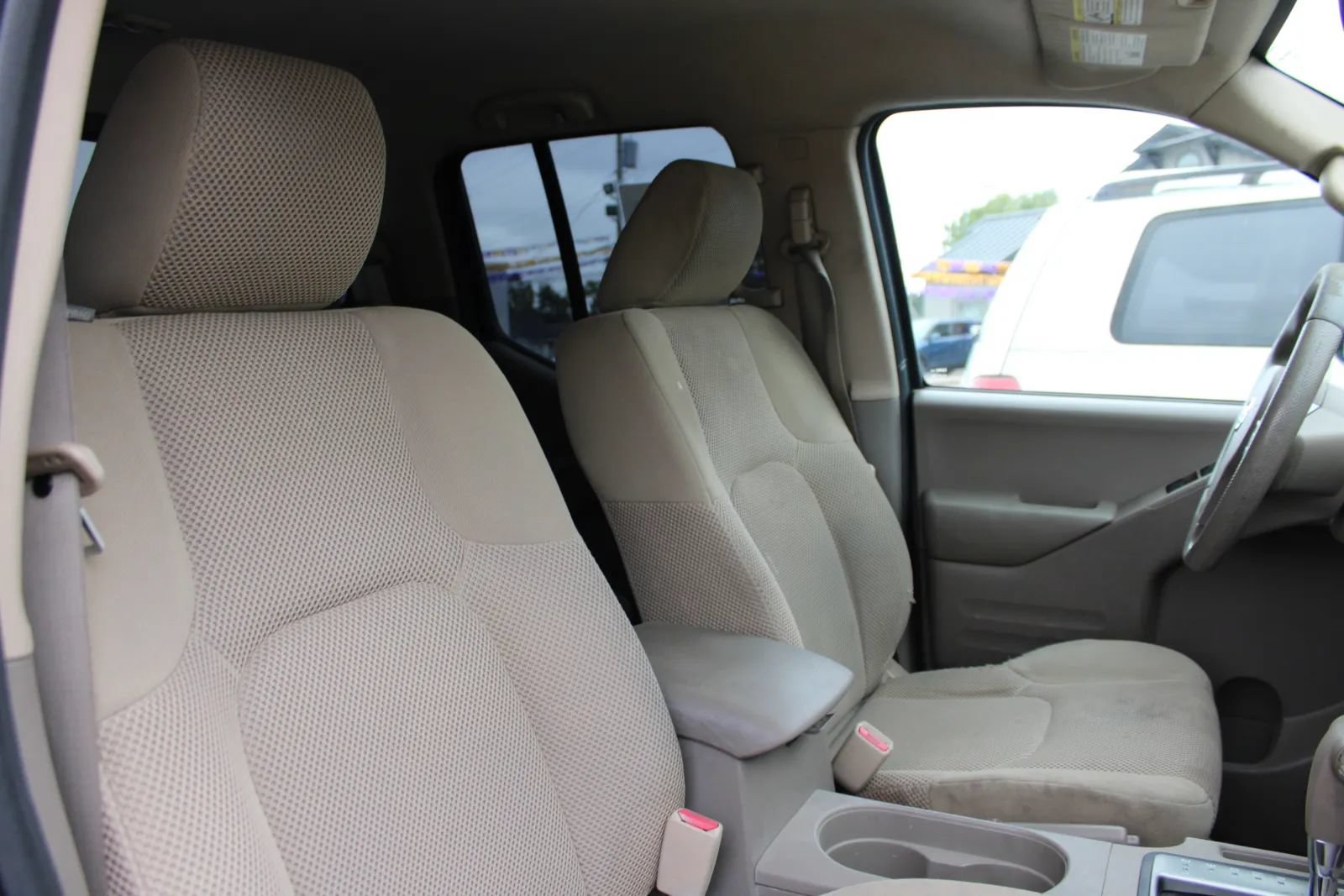 Used 2015 Nissan Frontier SV RWD image 16