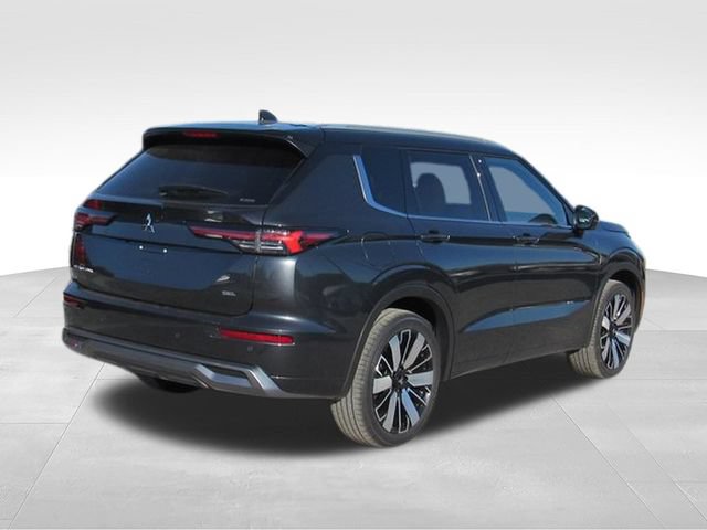 Used 2025 Mitsubishi Outlander SEL AWD/4WD image 3