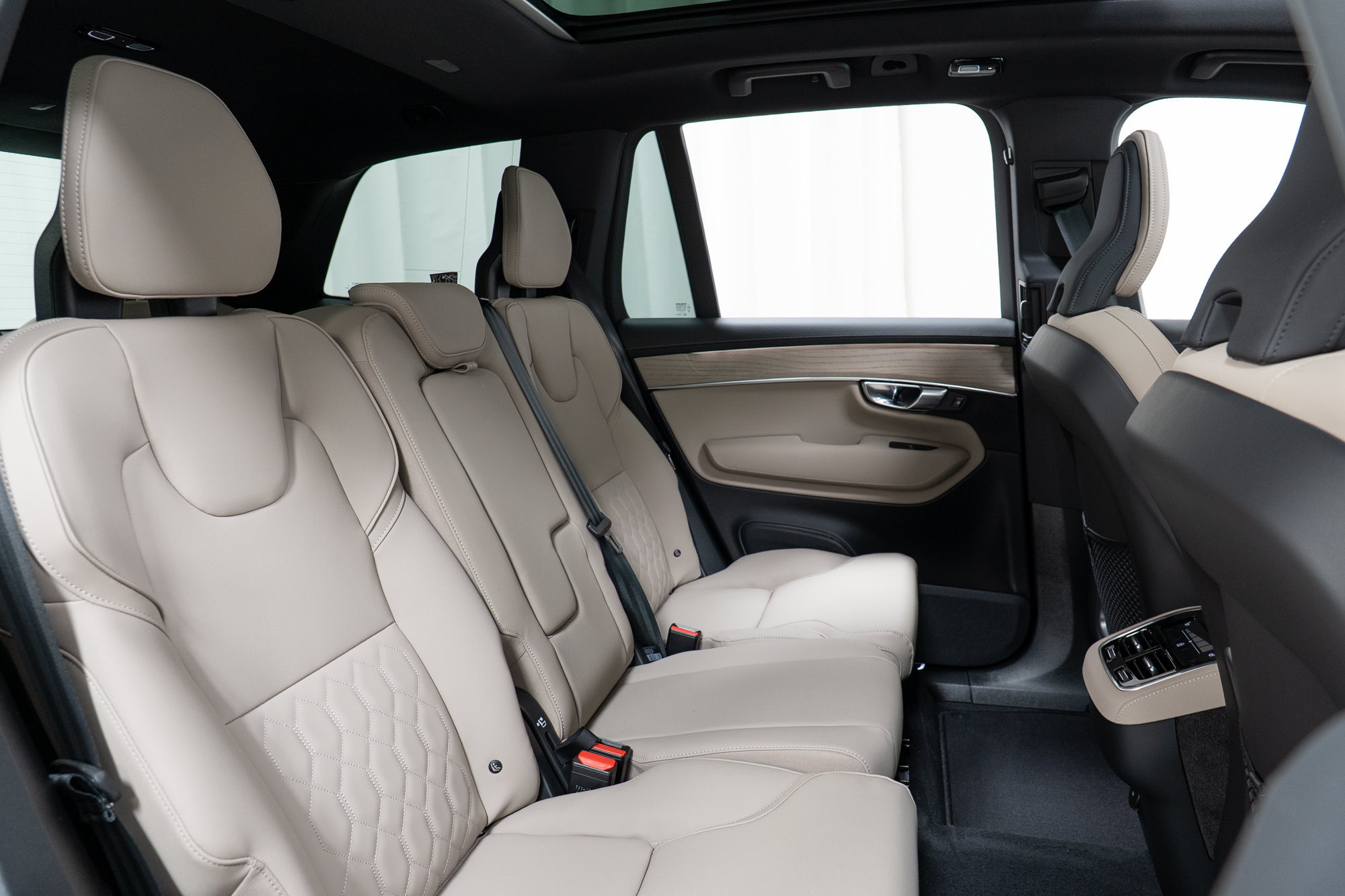New 2026 Volvo XC90 B6 Core AWD/4WD image 24