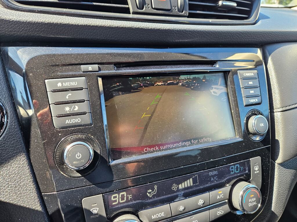 Used 2018 Nissan Rogue SV image 26