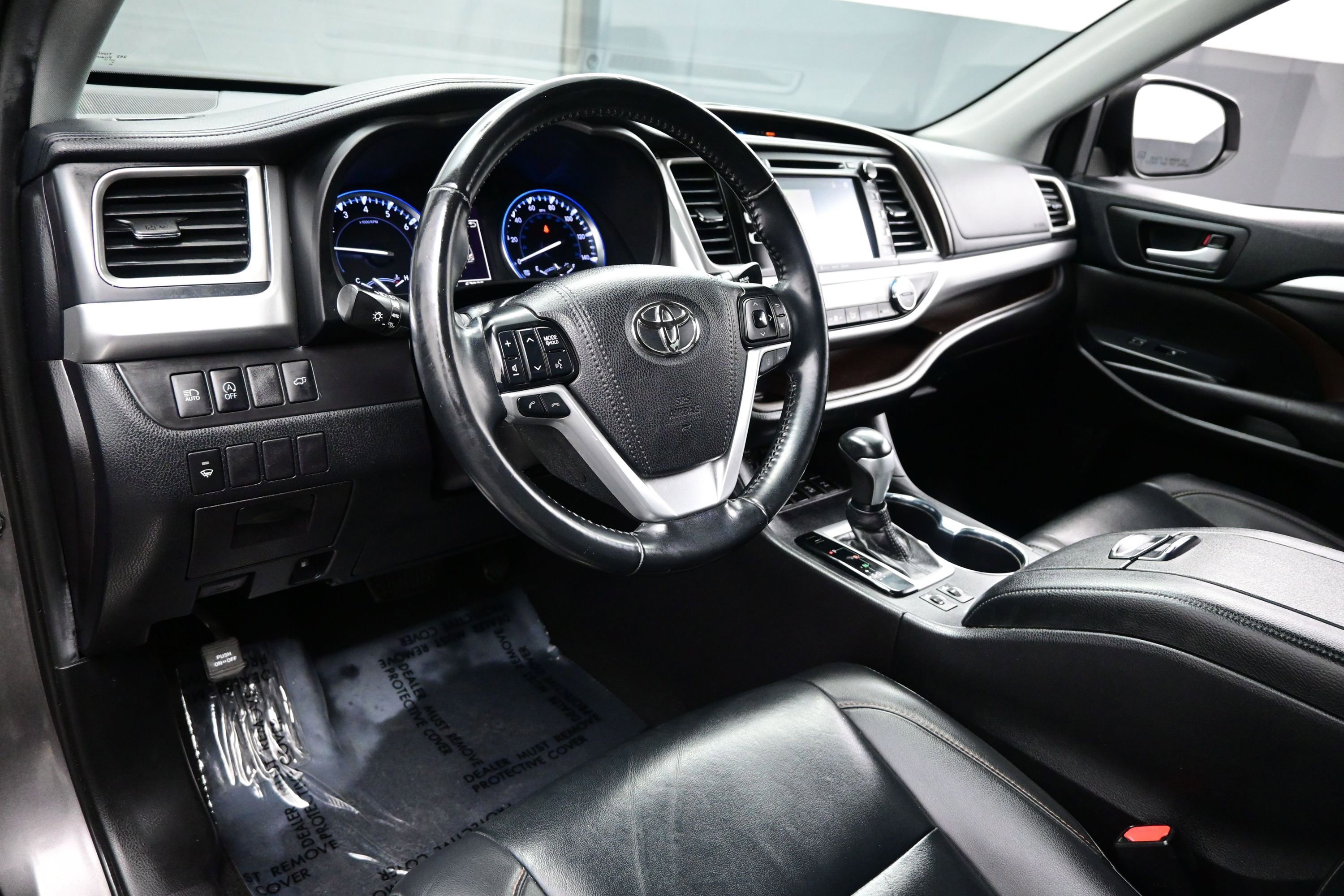 Used 2019 Toyota Highlander XLE AWD/4WD image 13
