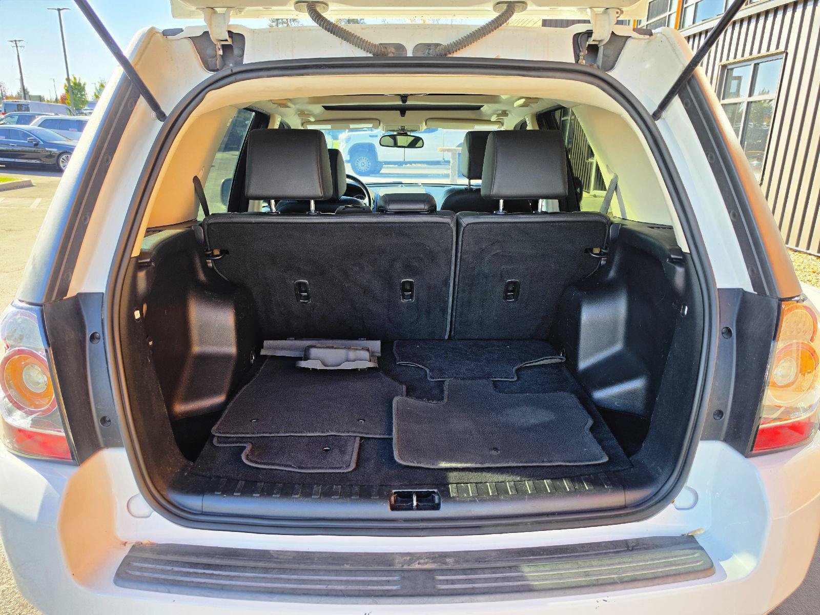 Used 2013 Land Rover LR2 HSE AWD/4WD image 5