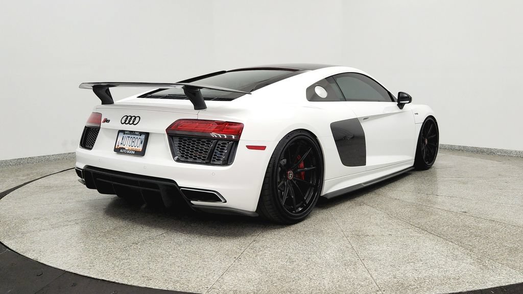 Used 2017 Audi R8 V10 w/ Carbon Exterior Package AWD/4WD image 5