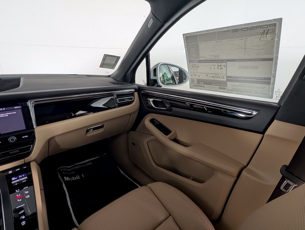 New 2026 Porsche Macan AWD/4WD image 23