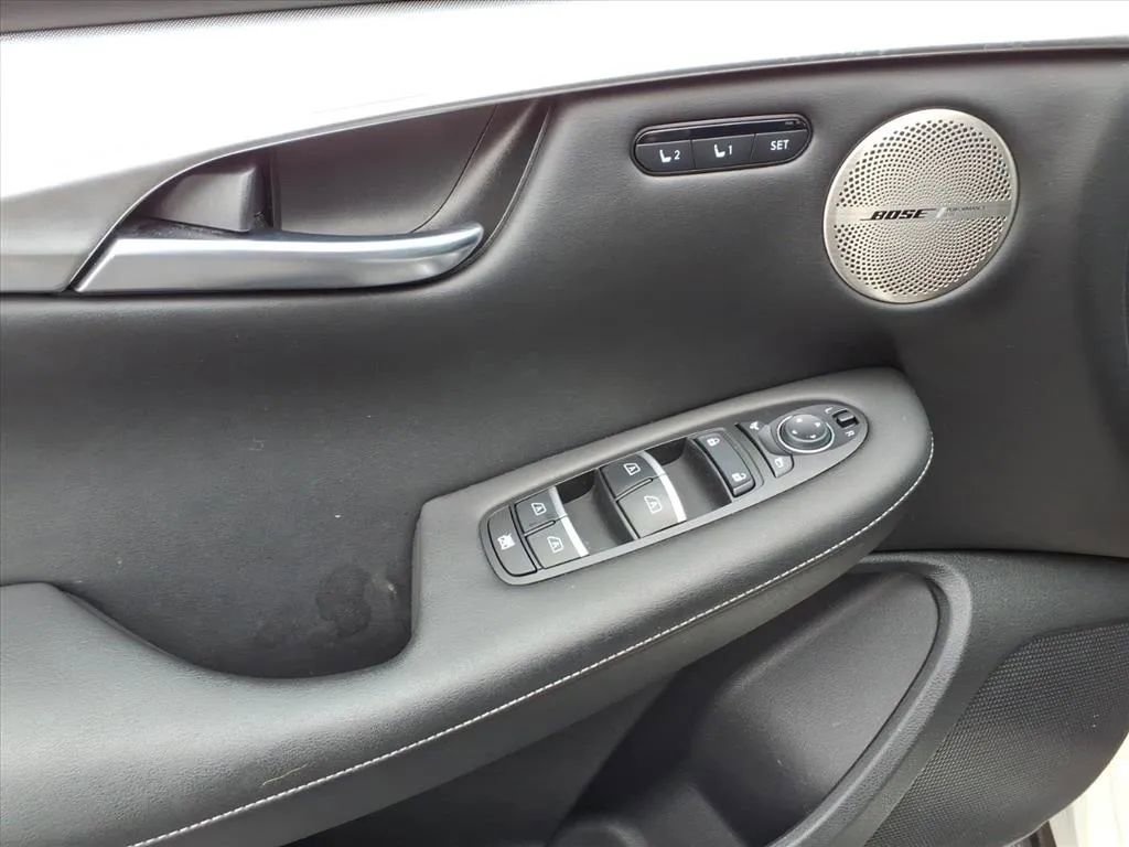 Used 2022 INFINITI QX50 Essential image 25