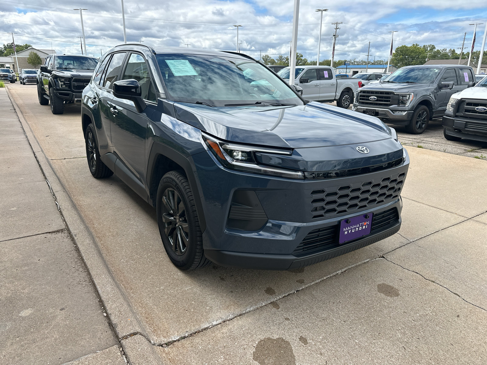 Used 2026 Toyota RAV4 XLE Premium FWD image 8