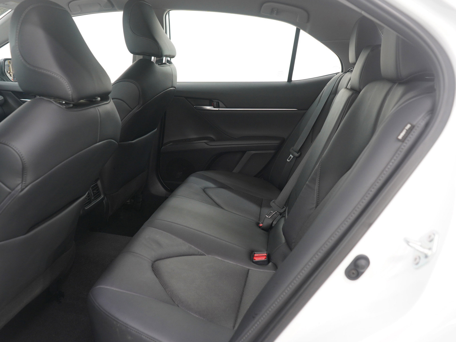 Used 2024 Toyota Camry XLE w/ Cold Weather Package image 13