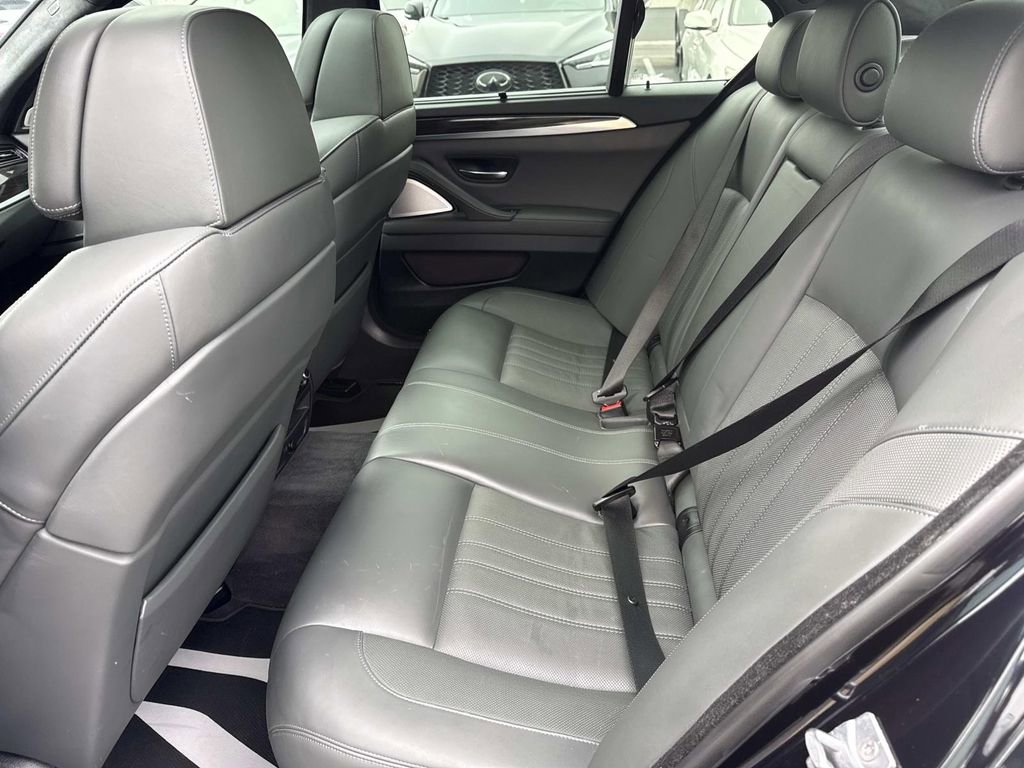 Used 2013 BMW M5 image 34