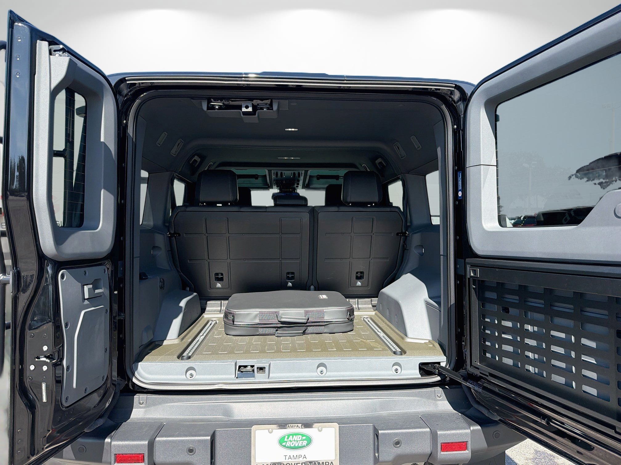 Used 2025 INEOS Grenadier Station Wagon AWD/4WD image 11