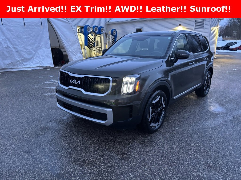 Used 2023 Kia Telluride EX w/ EX Captain's Chair Package