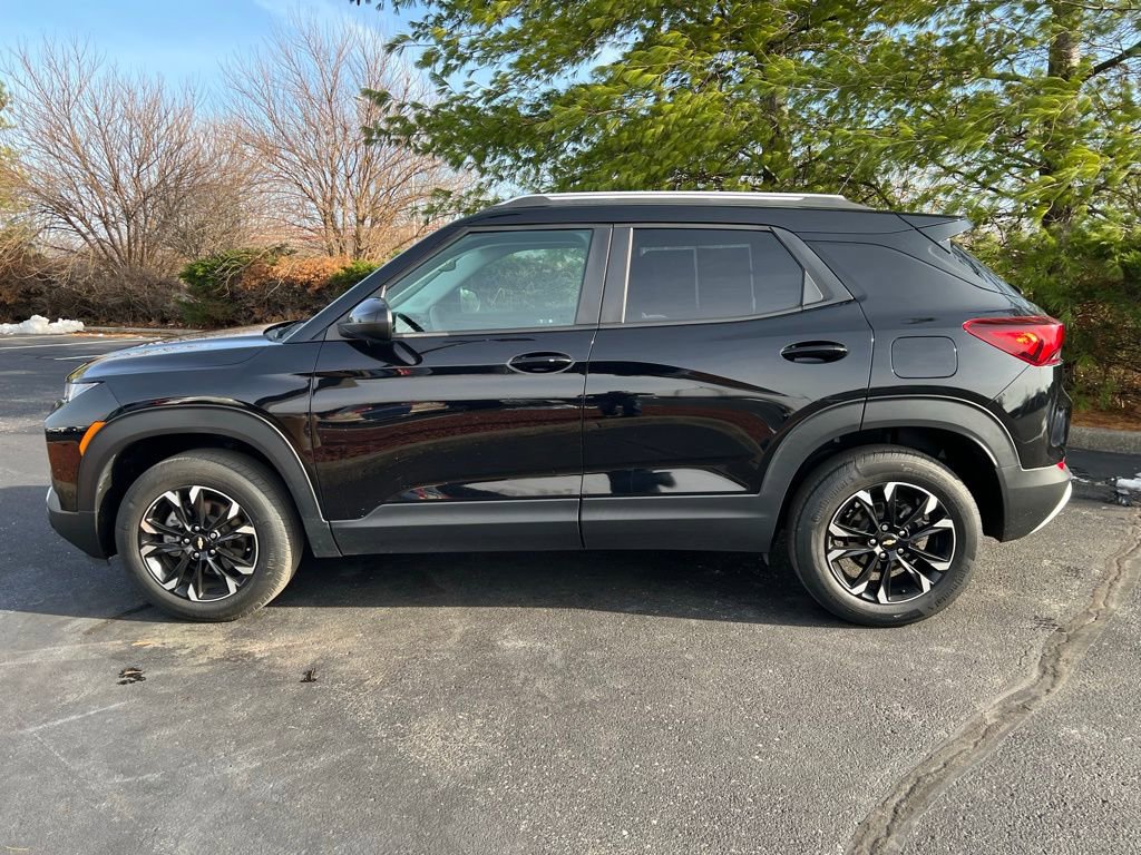 Used 2021 Chevrolet TrailBlazer LT w/ Convenience Package image 3