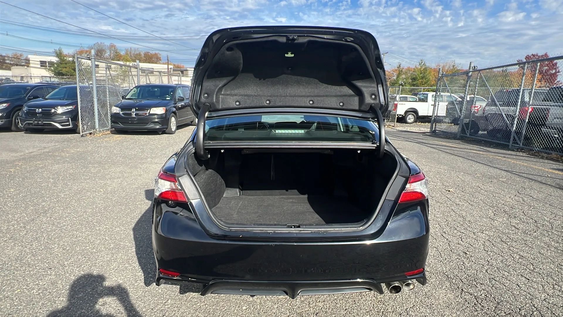 Used 2019 Toyota Camry SE image 9