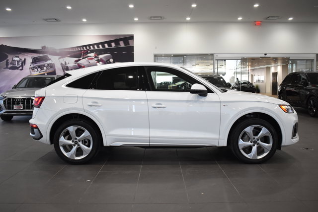 Used 2023 Audi Q5 2.0T Premium w/ Convenience Package image 13
