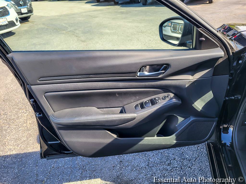 Used 2025 Nissan Altima 2.5 SV FWD image 26