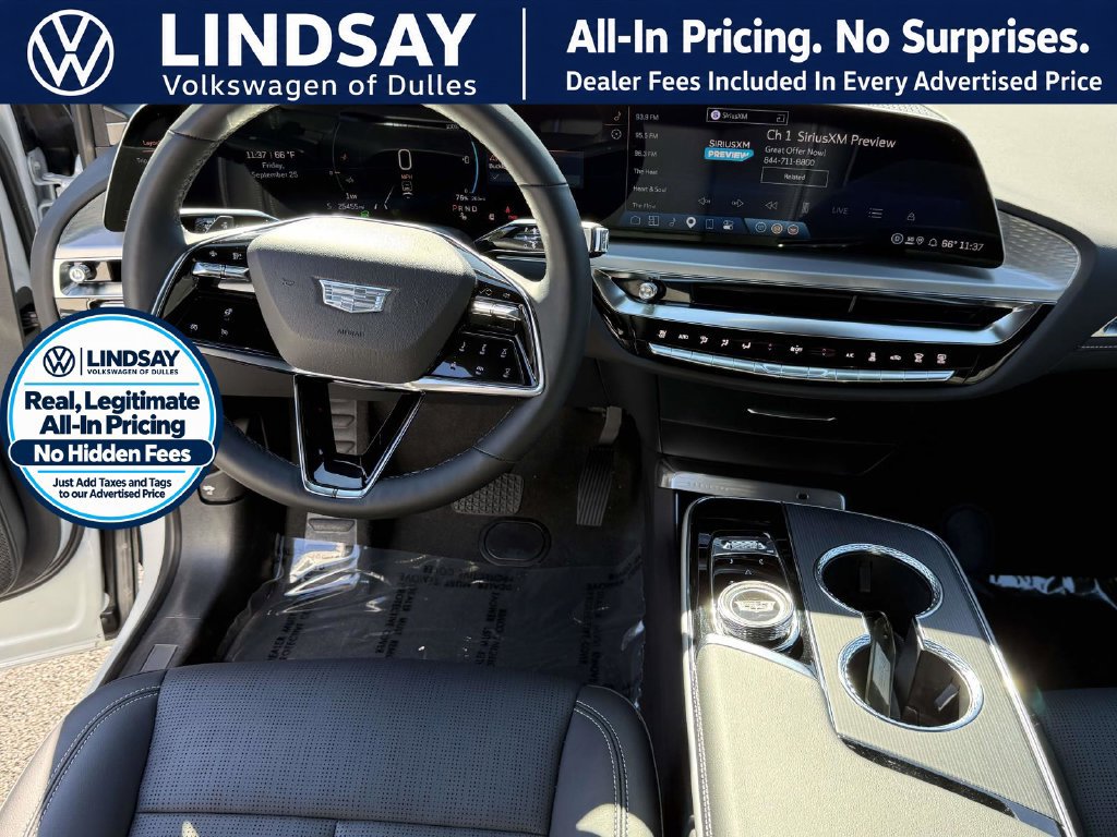 Used 2025 Cadillac Lyriq Luxury AWD/4WD image 9