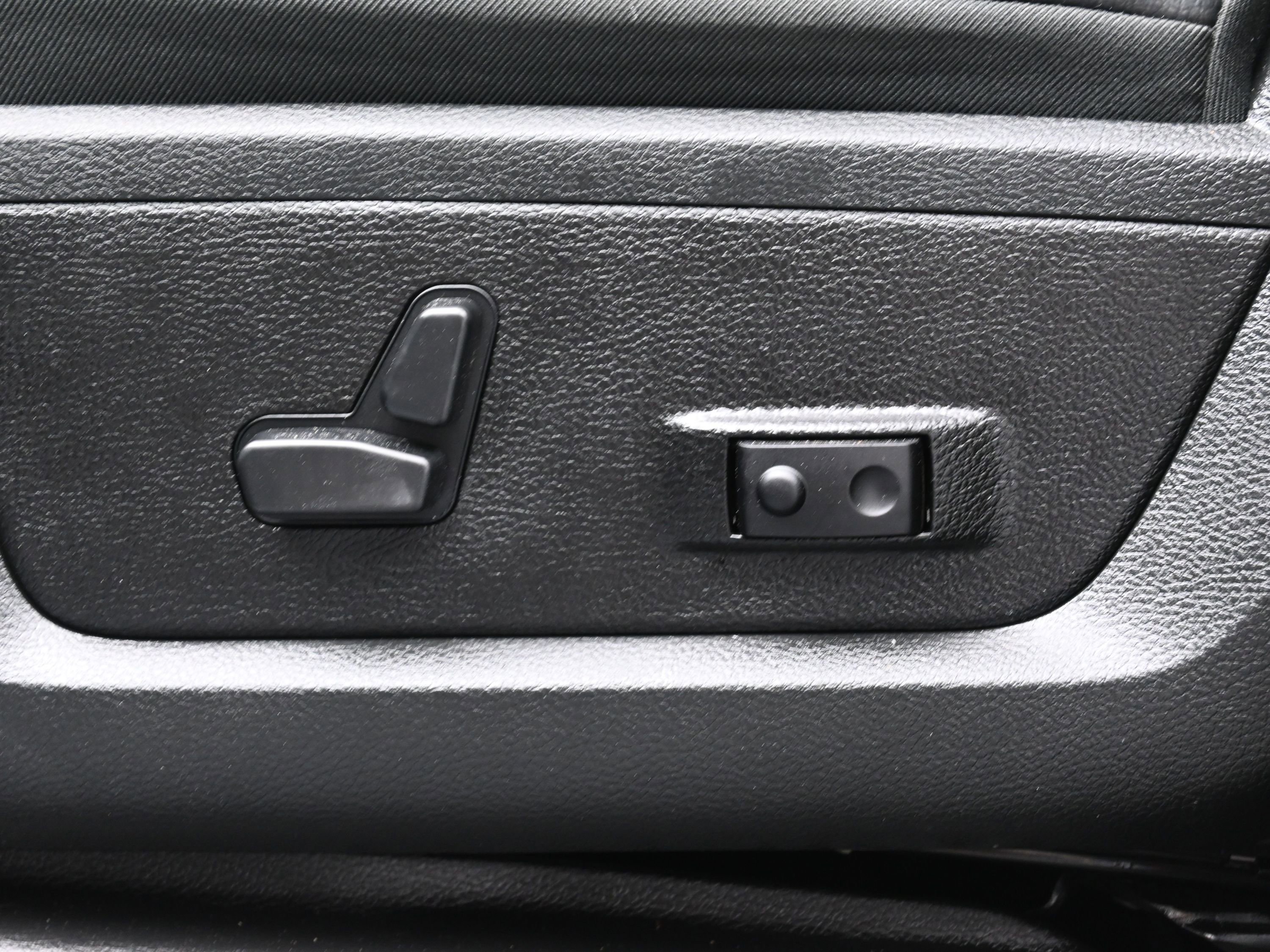 Used 2025 RAM 3500 Laramie w/ Night Edition image 10