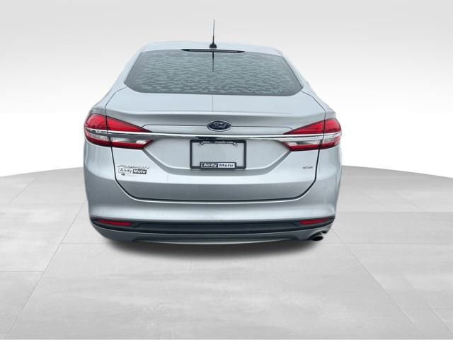 Used 2017 Ford Fusion SE image 6