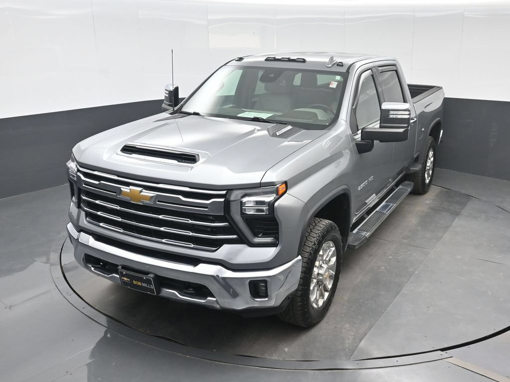 Used 2024 Chevrolet Silverado 2500 LTZ AWD/4WD image 16