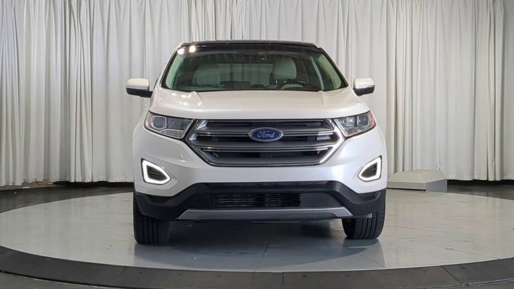 Used 2018 Ford Edge Titanium w/ Equipment Group 301A AWD/4WD image 3