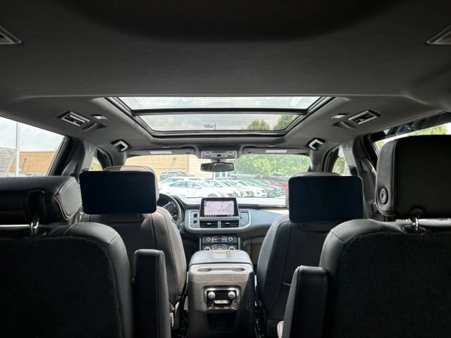 Used 2021 GMC Yukon AT4 w/ Rear Media and Nav Package AWD/4WD image 9