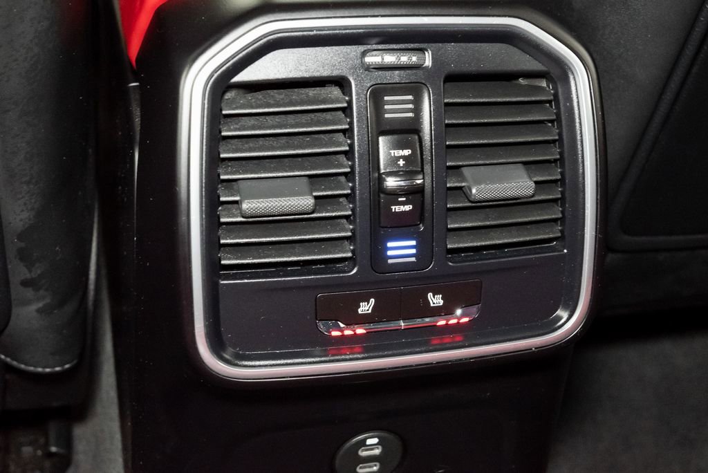 Used 2022 Porsche Macan image 26