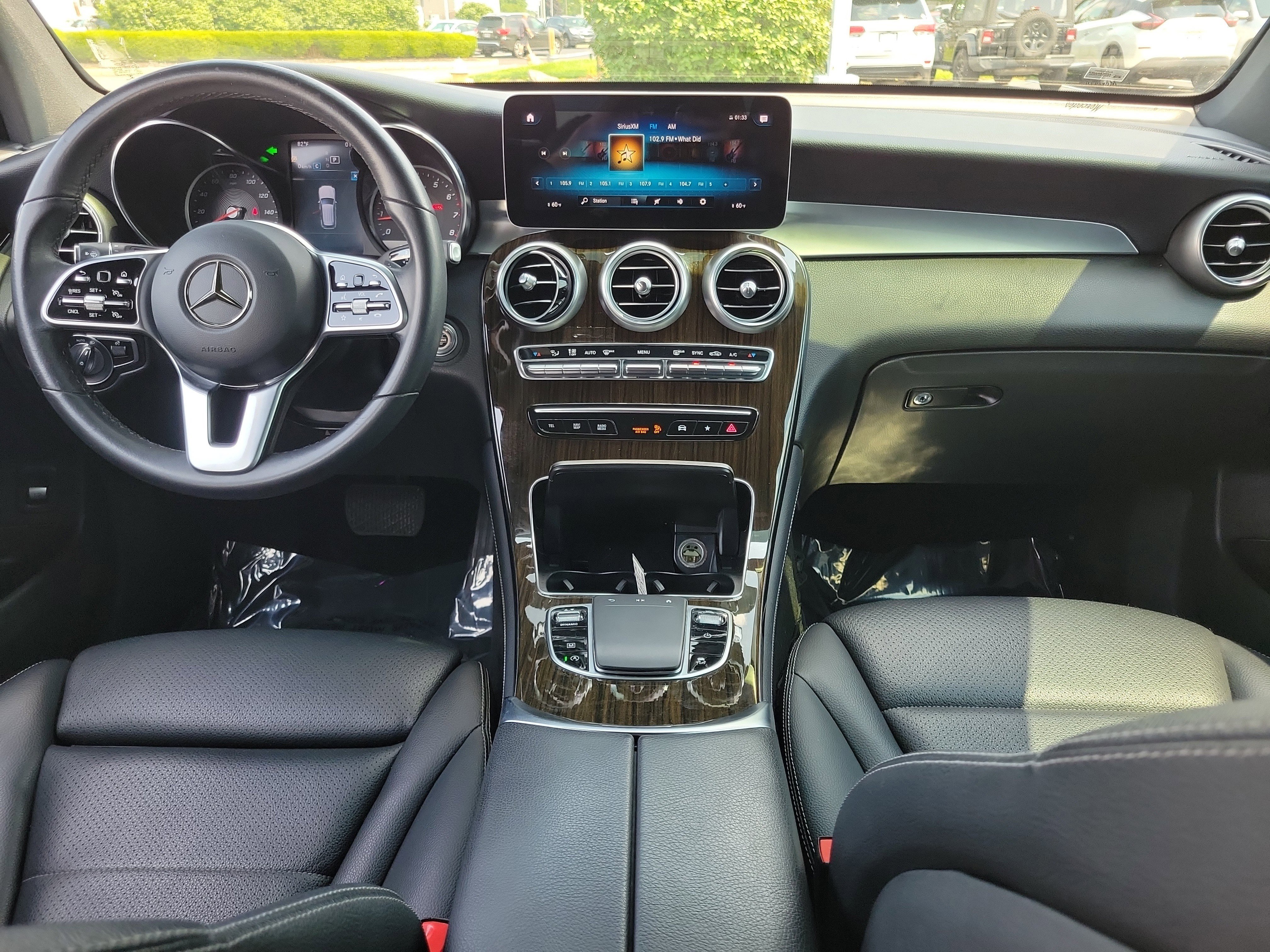 Used 2020 Mercedes-Benz GLC 300 w/ Premium Package image 9