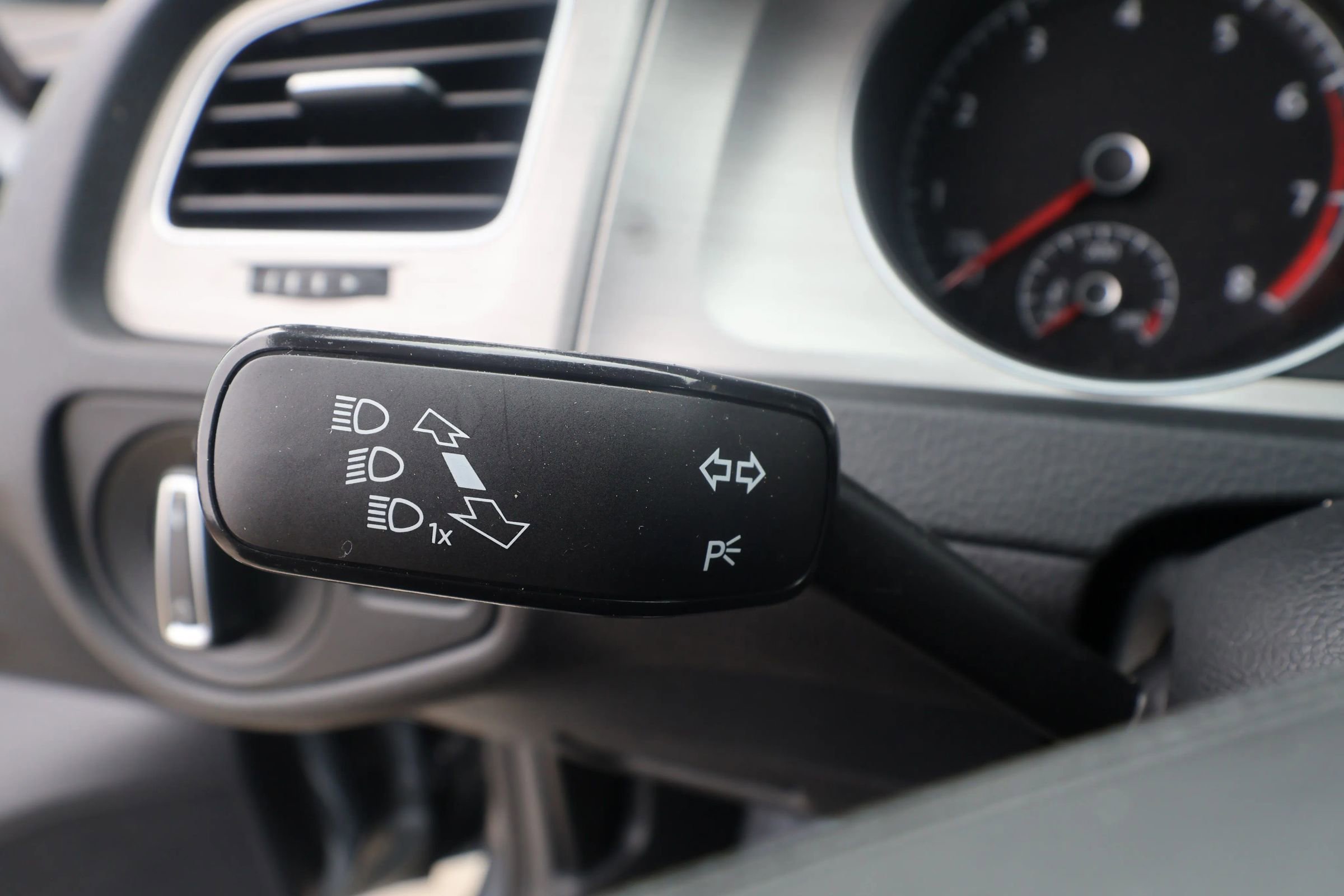 Used 2015 Volkswagen Golf Launch Edition image 24