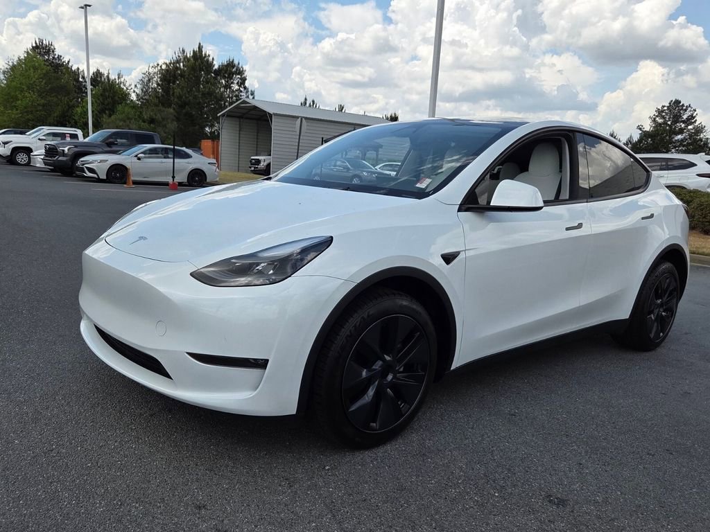 Used 2024 Tesla Model Y Long Range image 3
