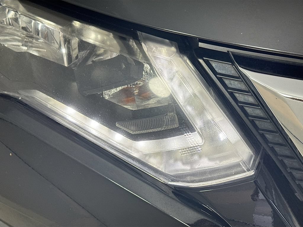Used 2018 Nissan Rogue S FWD image 36