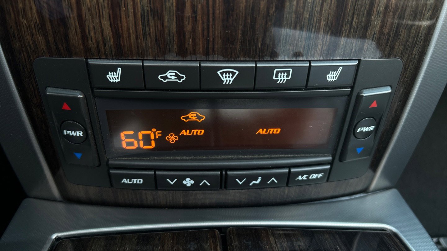 Used 2006 Cadillac XLR V image 23