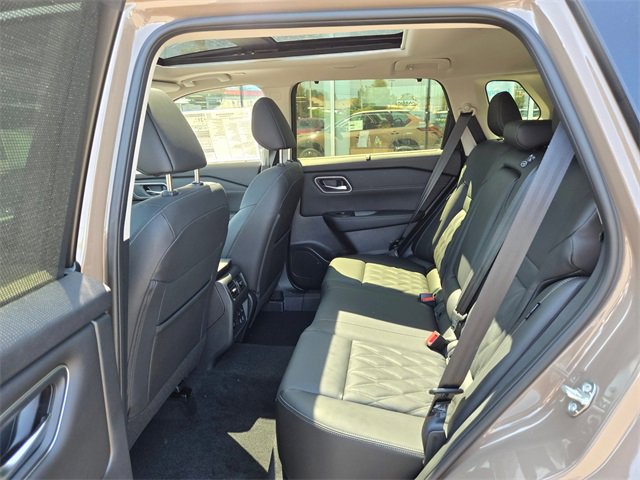 New 2025 Nissan Rogue Platinum w/ Tech Package image 12