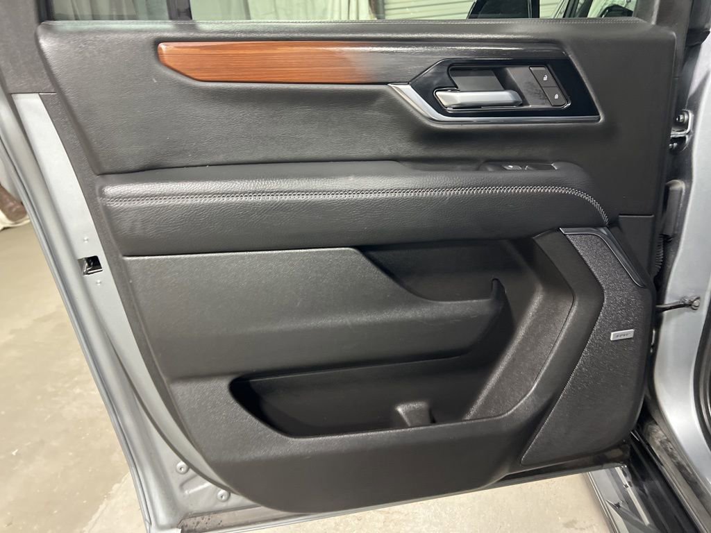 Used 2025 GMC Yukon XL Denali image 18