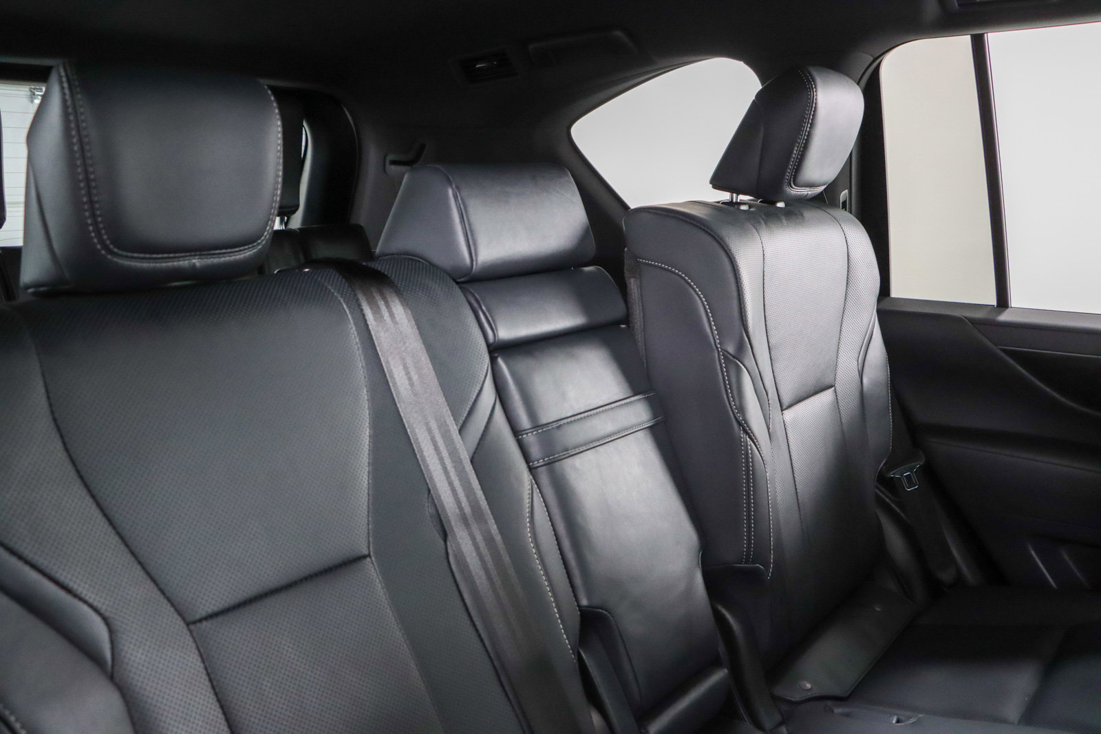 Used 2024 Lexus LX 600 4WD w/ Interior Upgrade Package image 30