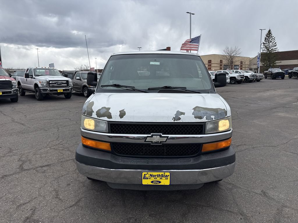 Used 2010 Chevrolet Express 3500 LT w/ LT Preferred Equipment Group RWD image 3