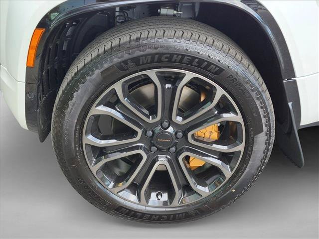 New 2026 Land Rover Defender 110 OCTA AWD/4WD image 9
