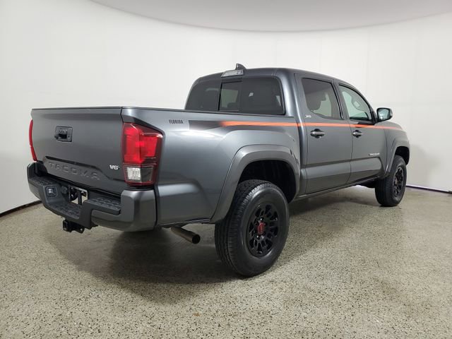 Used 2022 Toyota Tacoma SR5 w/ Technology Package image 4