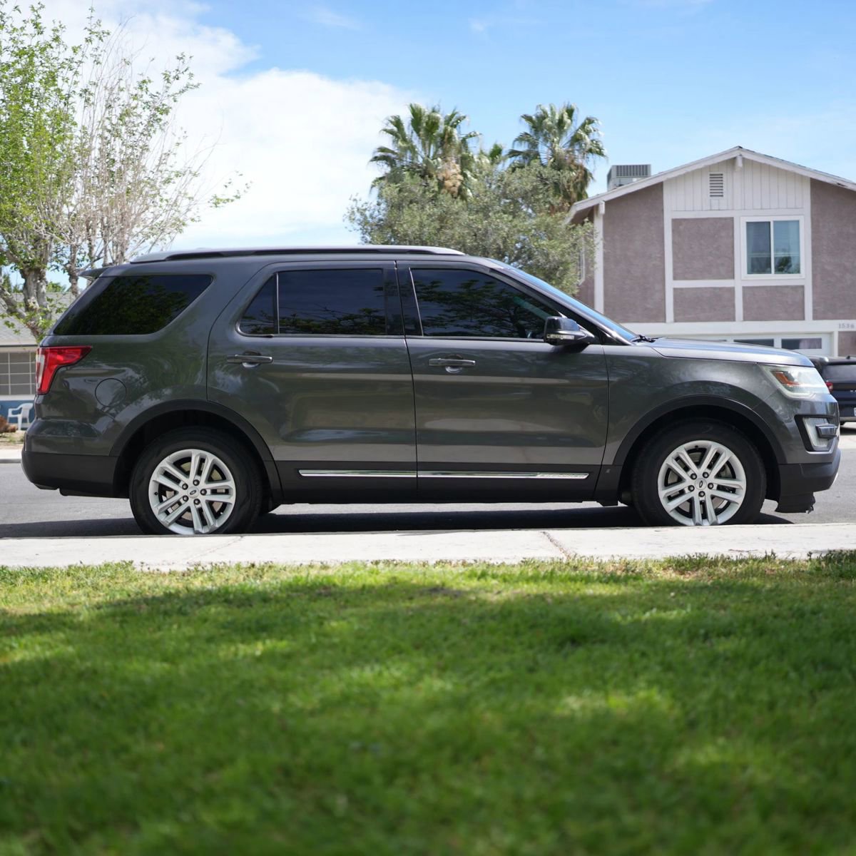 Used 2016 Ford Explorer XLT w/ Equipment Group 201A FWD image 14