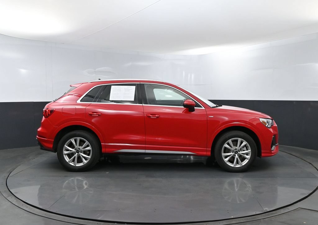 Certified 2025 Audi Q3 2.0T Premium AWD/4WD image 4