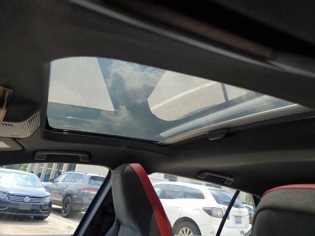 New 2026 Volkswagen GTI SE FWD image 18
